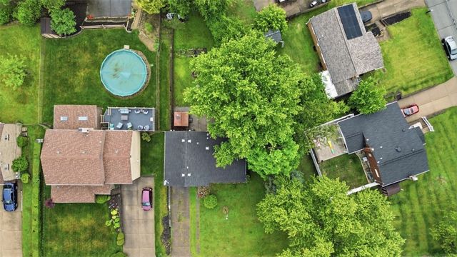 4662 Mapledale Dr, Lincoln Place, PA 15120