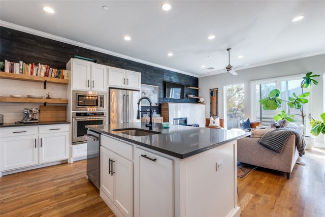 1262 N Prairie Avenue, Dallas, TX 75204