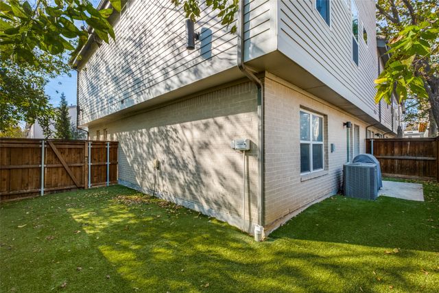 1262 N Prairie Avenue, Dallas, TX 75204