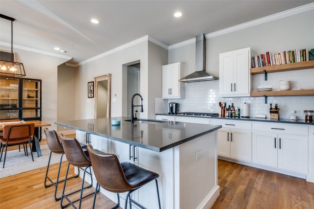 1262 N Prairie Avenue, Dallas, TX 75204