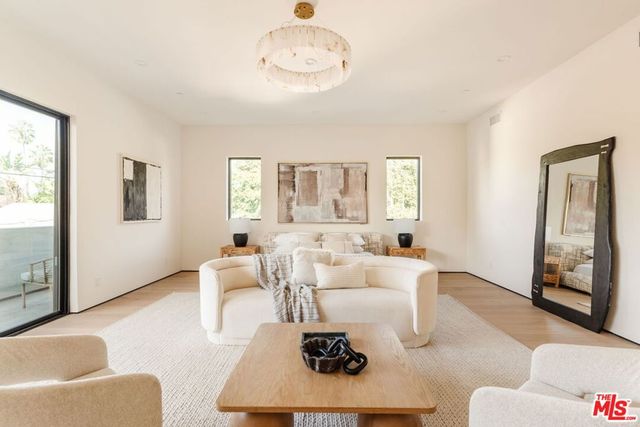 1611 S Bedford Street, Los Angeles, CA 90035