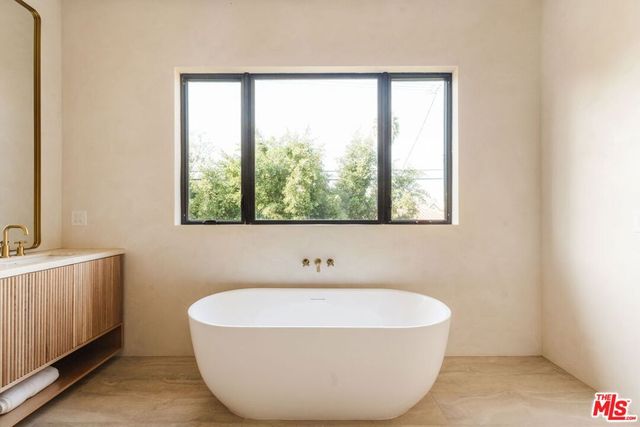 1611 S Bedford Street, Los Angeles, CA 90035