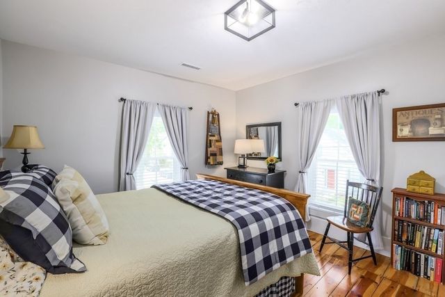 11 High St, West Brookfield, MA 01585