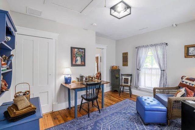11 High St, West Brookfield, MA 01585