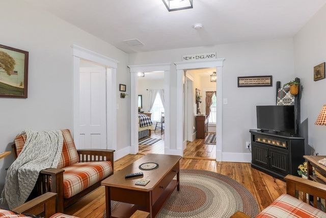 11 High St, West Brookfield, MA 01585