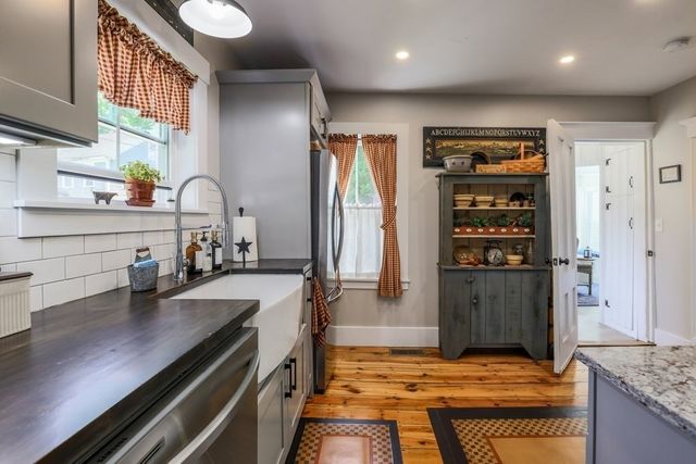 11 High St, West Brookfield, MA 01585