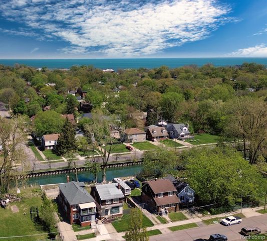 390 Ashland Street, Detroit, MI 48215