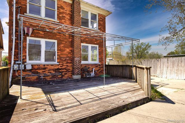 390 Ashland Street, Detroit, MI 48215