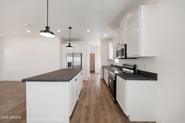 360 W GRANADA Drive, Paulden, AZ 86334