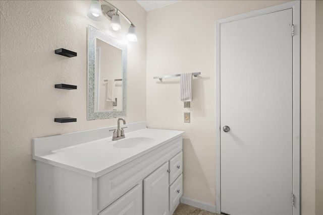 8997 Gainsboro Way, Sacramento, CA 95826