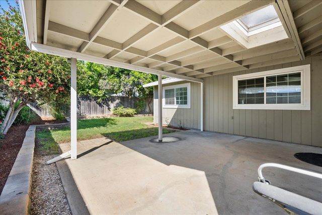 8997 Gainsboro Way, Sacramento, CA 95826