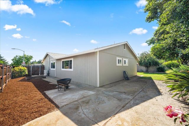 8997 Gainsboro Way, Sacramento, CA 95826