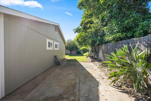 8997 Gainsboro Way, Sacramento, CA 95826