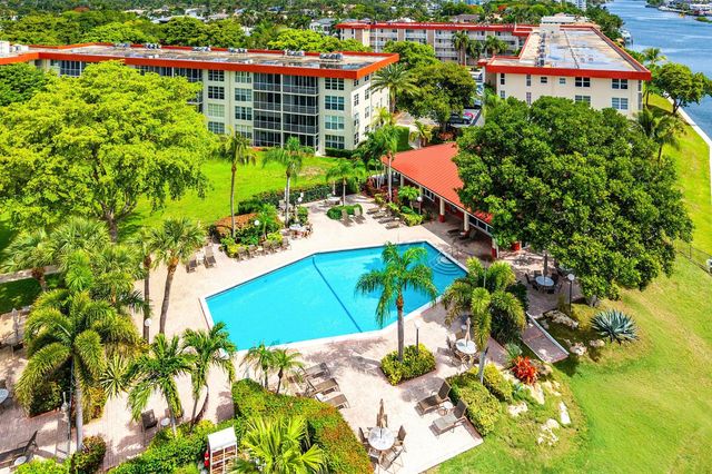 3150 NE 48th Court 411, Lighthouse Point, FL 33064