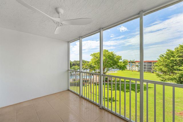 3150 NE 48th Court 411, Lighthouse Point, FL 33064