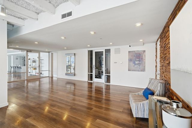 120 Main Street, 205, Newport, KY 41071