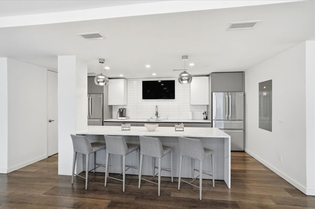 120 Main Street, 205, Newport, KY 41071