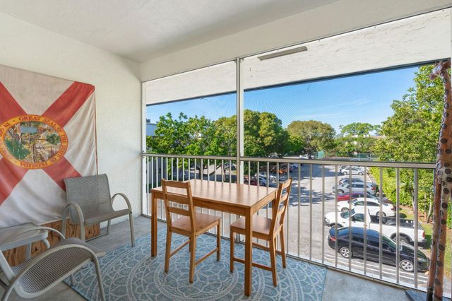3000 Riverside Dr 302-1, Coral Springs, FL 33065