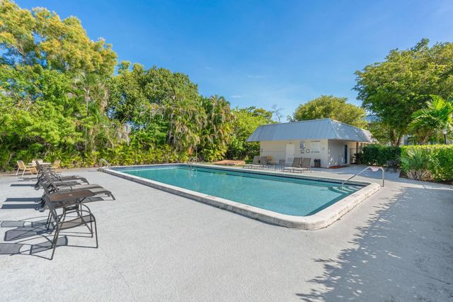 3000 Riverside Dr 302-1, Coral Springs, FL 33065