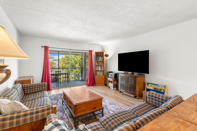 3000 Riverside Dr 302-1, Coral Springs, FL 33065