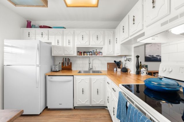 3000 Riverside Dr 302-1, Coral Springs, FL 33065