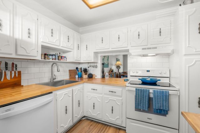 3000 Riverside Dr 302-1, Coral Springs, FL 33065