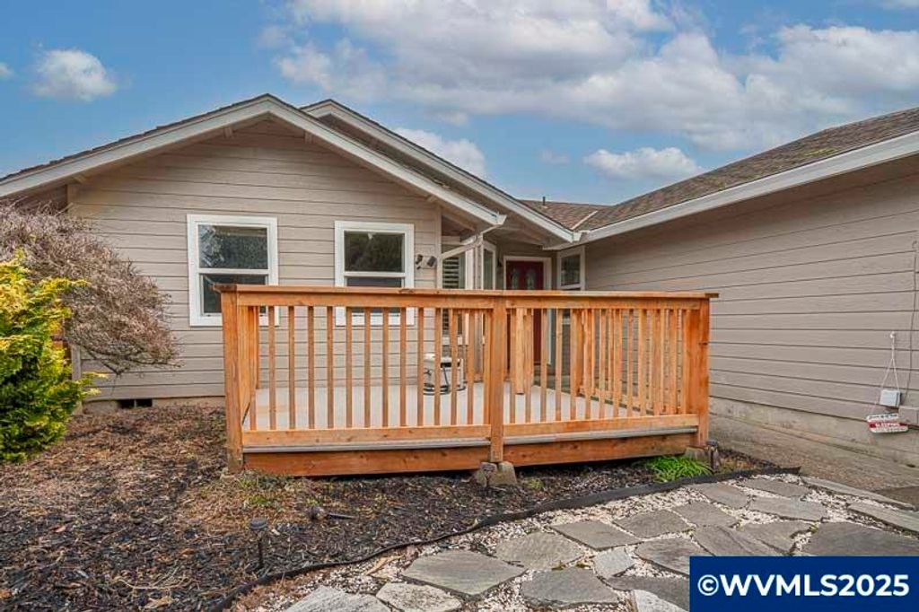 763 Catron St N, Monmouth, OR 97361