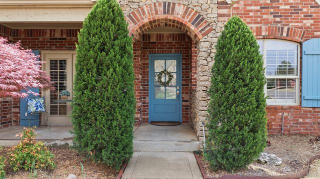 8806 E 110th Place, Tulsa, OK 74133