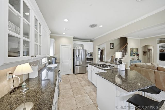 8806 E 110th Place, Tulsa, OK 74133