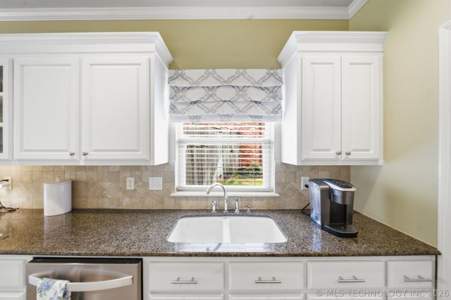 8806 E 110th Place, Tulsa, OK 74133