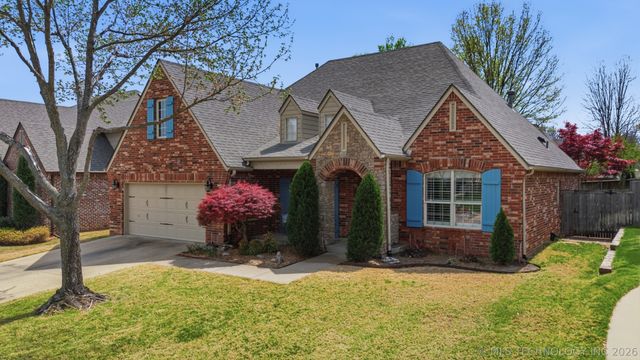 8806 E 110th Place, Tulsa, OK 74133