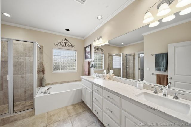 8806 E 110th Place, Tulsa, OK 74133