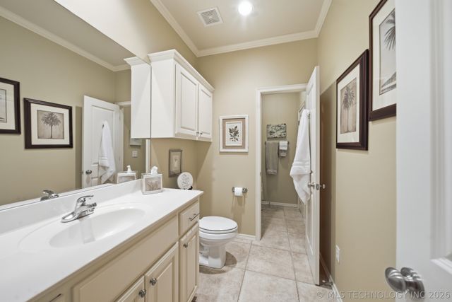 8806 E 110th Place, Tulsa, OK 74133