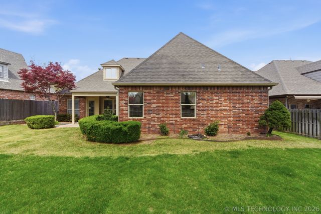 8806 E 110th Place, Tulsa, OK 74133