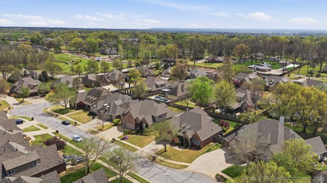 8806 E 110th Place, Tulsa, OK 74133