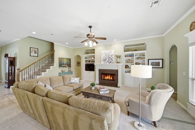 8806 E 110th Place, Tulsa, OK 74133