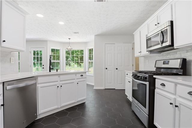 7318 Coral Lake Drive, Flowery Branch, GA 30542