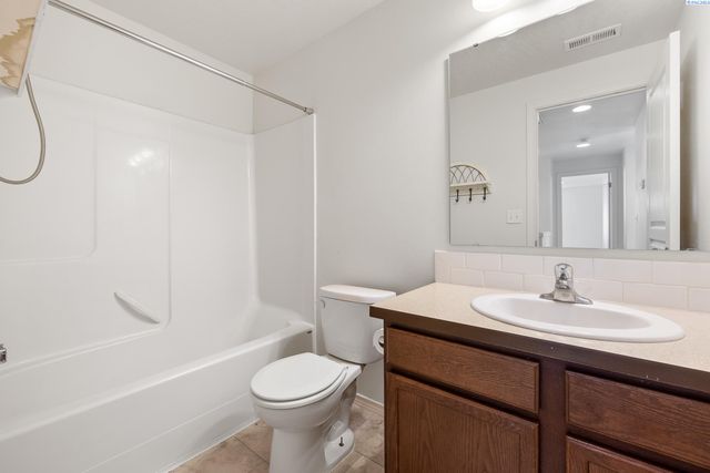9305 W 9th Place, Kennewick, WA 99336
