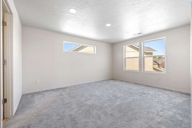9305 W 9th Place, Kennewick, WA 99336