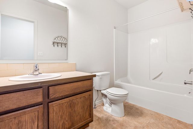 9305 W 9th Place, Kennewick, WA 99336