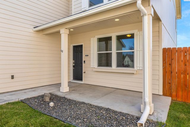 9305 W 9th Place, Kennewick, WA 99336