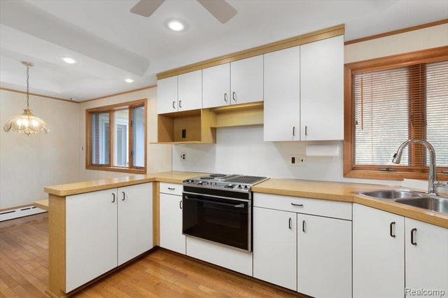 31069 Munger Drive, Livonia, MI 48154