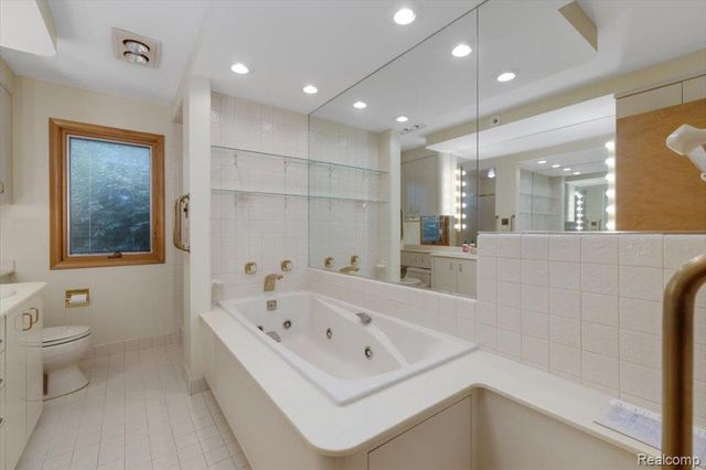 31069 Munger Drive, Livonia, MI 48154