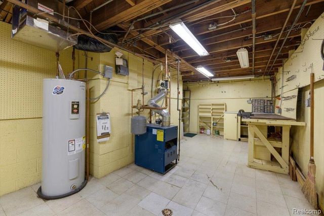 31069 Munger Drive, Livonia, MI 48154