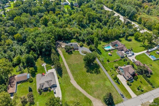 31069 Munger Drive, Livonia, MI 48154