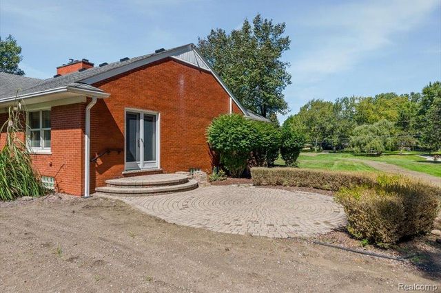 31069 Munger Drive, Livonia, MI 48154