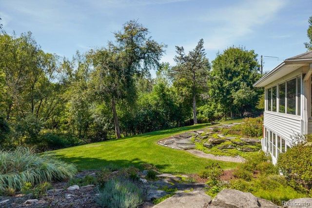 31069 Munger Drive, Livonia, MI 48154