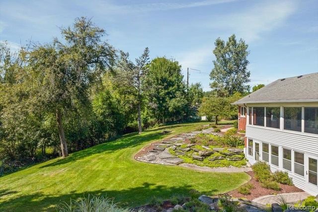 31069 Munger Drive, Livonia, MI 48154