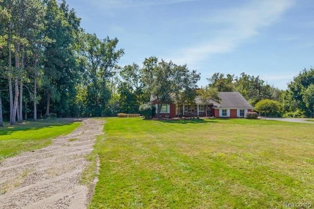 31069 Munger Drive, Livonia, MI 48154