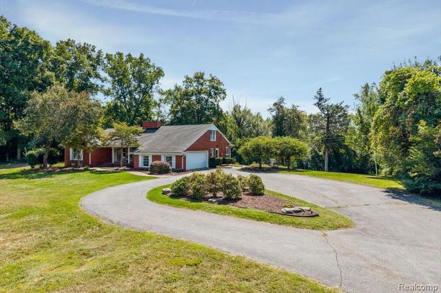 31069 Munger Drive, Livonia, MI 48154